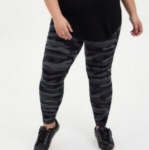 Torrid camo leggings, women’s size 2X